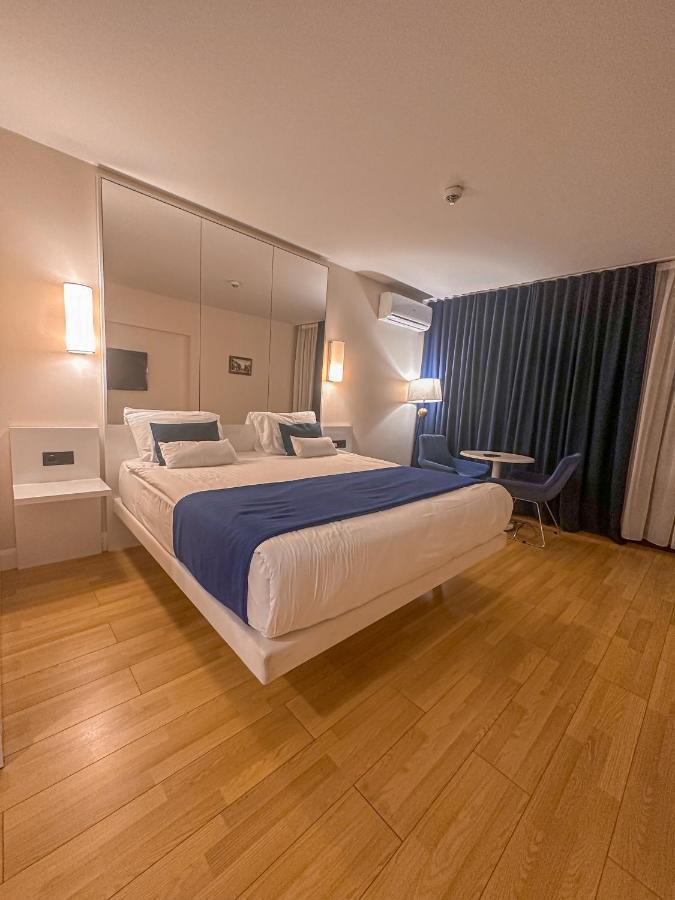 Batumi Floor40 Hotel Bagian luar foto