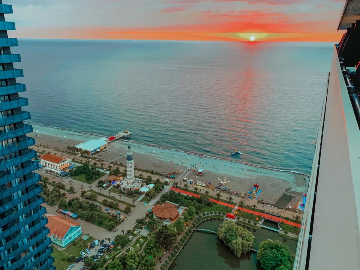 Batumi Floor40 Hotel Bagian luar foto