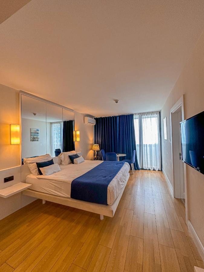Batumi Floor40 Hotel Bagian luar foto