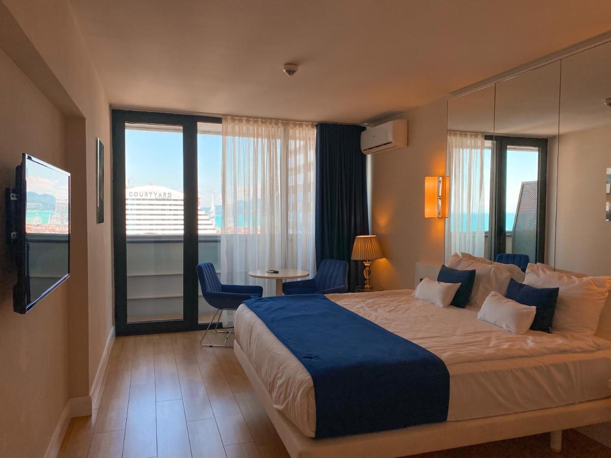 Batumi Floor40 Hotel Bagian luar foto