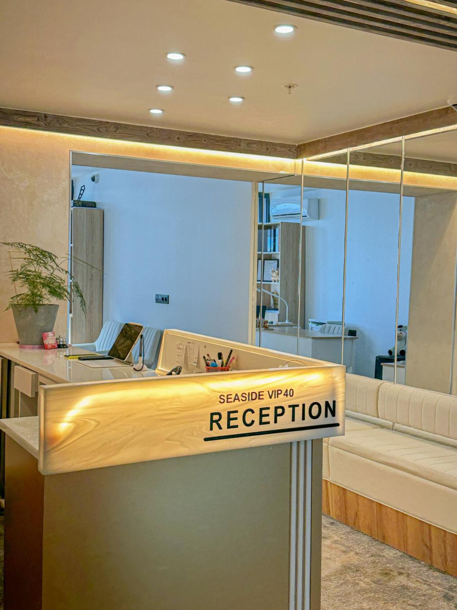 Batumi Floor40 Hotel Bagian luar foto