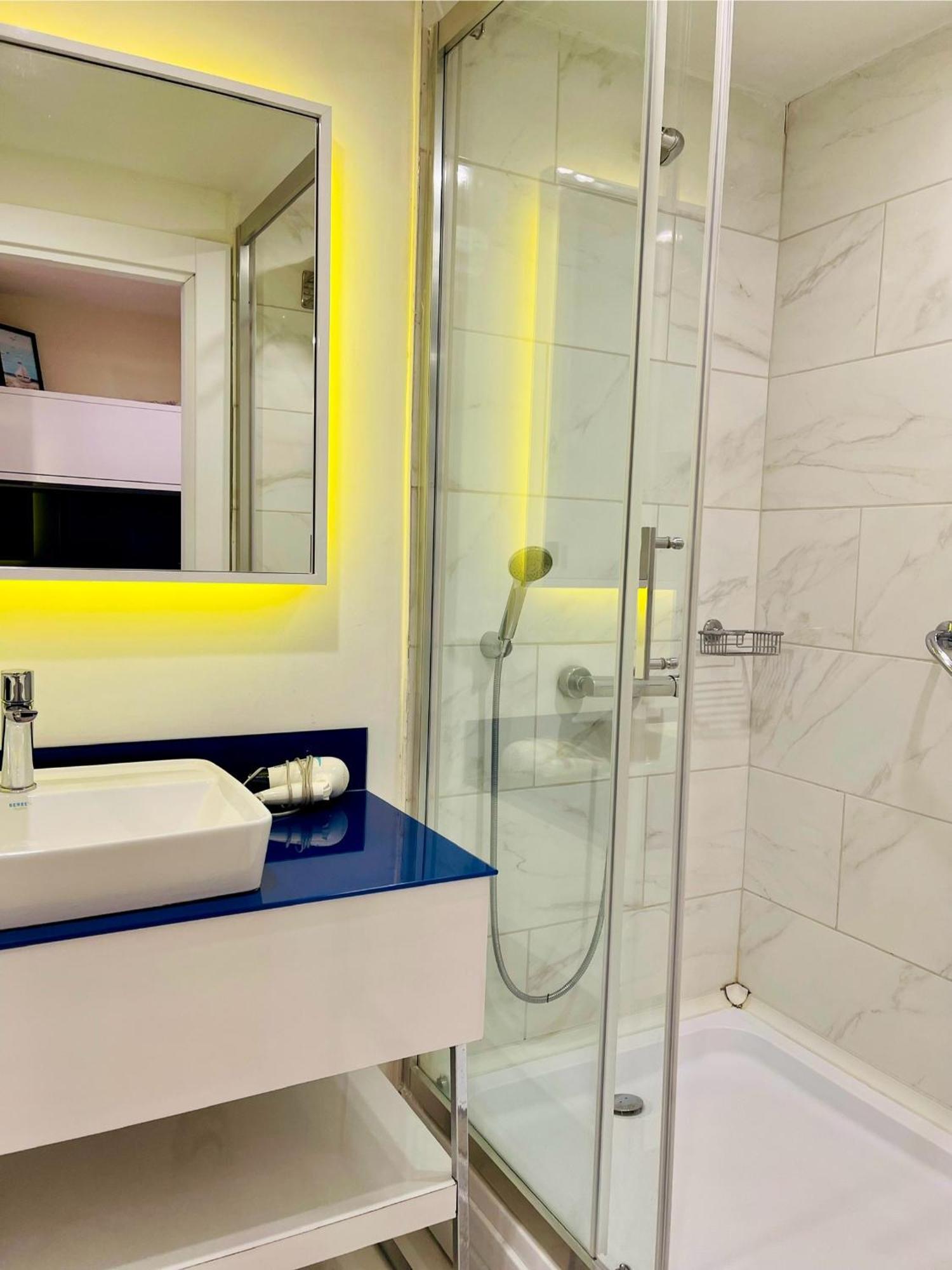 Batumi Floor40 Hotel Bagian luar foto